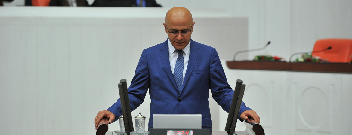Özsoy: Dünyada kim ne derse desin iktidar partisinin bir kulağından giriyor bir kulağından çıkıyor