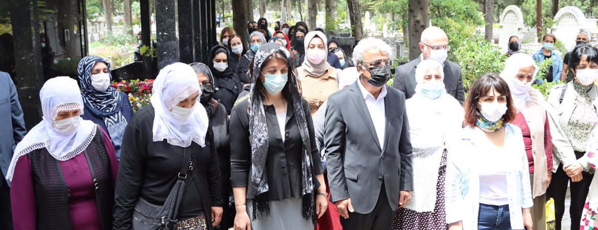 Eş Genel Başkanlarımız katledilen iş insanlarının anmasındaydı: Bu yarayı kapatacak tek şey hakikat ve adalettir