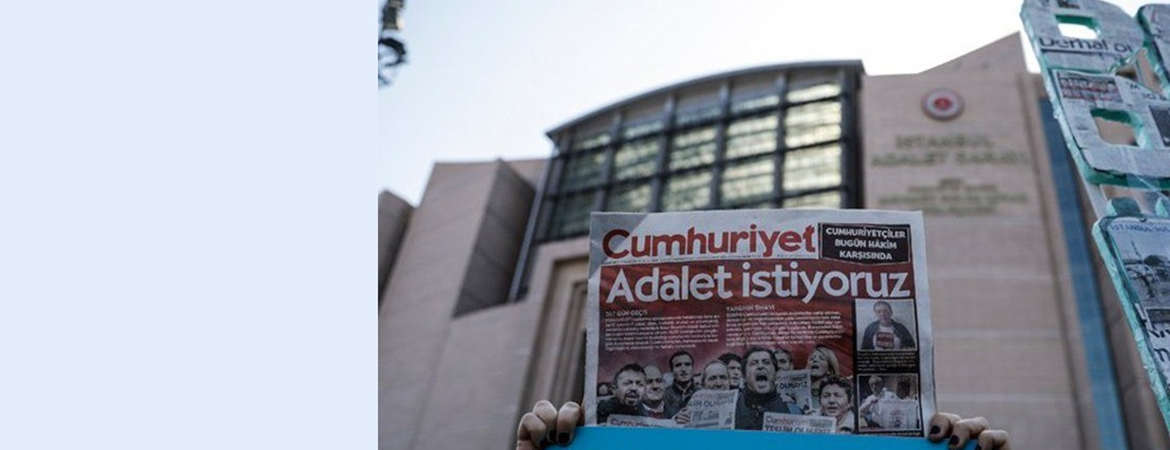 Yargıyla alakası olmayan bir tiyatro