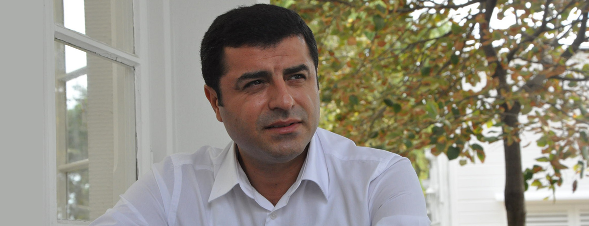 Demirtaş: Açlık grevlerinin meşru talebi hem Türkiyenin hem Suriyenin hem de Avrupanın istikrarına somut katkılar sunabilecek gerçekçi bir taleptir