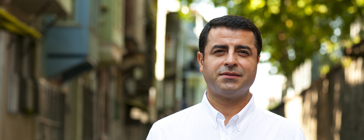 Demirtaş: Savaş politikalarına karşı barışı isteyen herkesi HDPnin 6-7 Ağustos mitinglerine katılmaya çağırıyorum