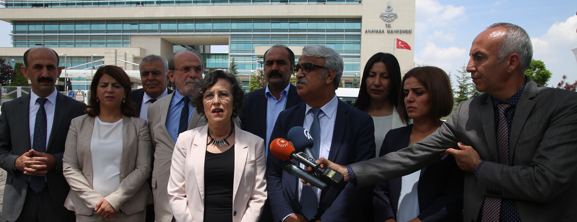 Anayasa Mahkemesi kendi içtihadına uymalı