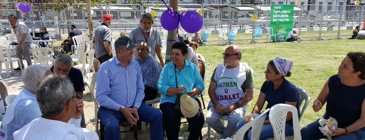 Vicdan ve Adalet Nöbetimizi ziyaret eden heyetler