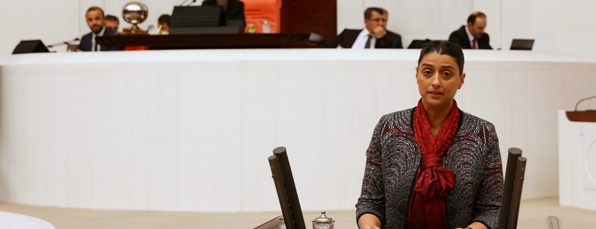 Uca: Kadınlardan neden bu kadar korkuyorsunuz?