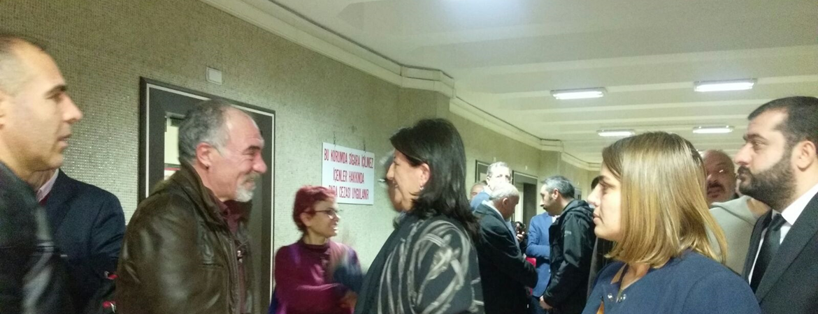 Buldan, bileşenlerimizin eşbaşkan ve sözcülerinin savcılık sorgusu sebebiyle Ankara Adliyesi’ndeydi