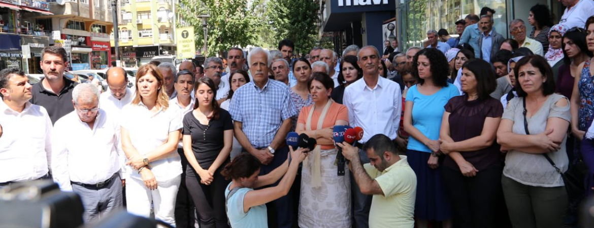 Kurtulan: Türkiyenin barışı tecrit ediliyor
