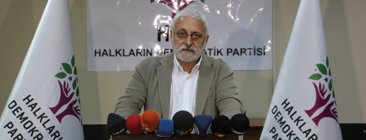 Oluç: Diyarbakırlıların kalbine giden yol barış yoludur, siz o yoldan çok uzaksınız
