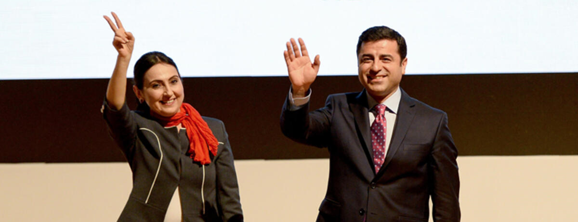 Demirtaş ve Yüksekdağ’ın ortak mesajı: Nemrut’un partisi daha şimdiden üç parçaya bölündü ama Nuh’un Gemisi dimdik ayakta