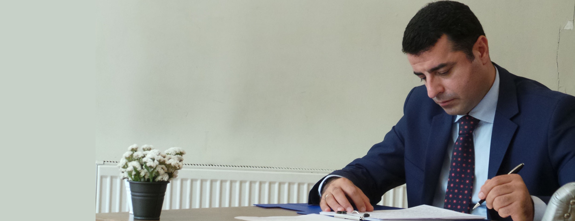 Demirtaş: AİHM Büyük Dairesinin kararı, Türkiye’deki adalet sisteminin hükümet eliyle çökertildiğinin tescilidir