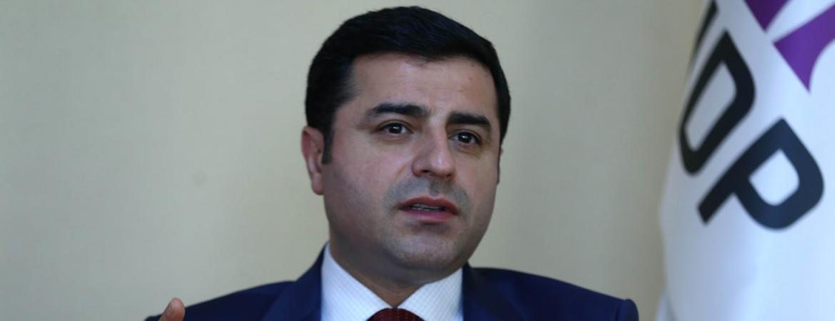 Demirtaşın savunmasına başlamadan önce yaptığı Kürtçe konuşma