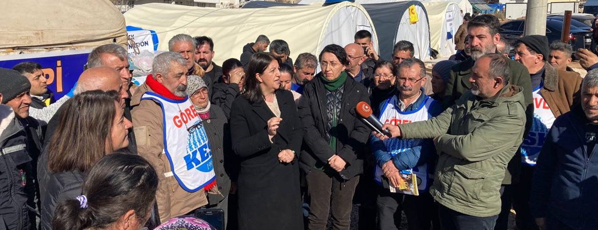 Buldan yardım konvoyumuzla Pazarcıkta yardım dağıttı: Cumhurbaşkanı istifa etsin