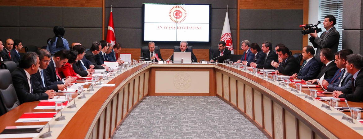 Meral Danış Beştaş: Cenazeler yerdeyken açılışlar yapılıyor