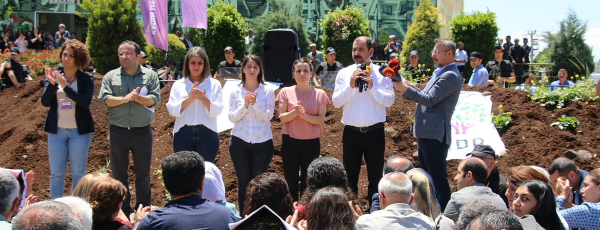 Polis saldırdı, konferansımızı sokakta gerçekleştirdik: Her alanda örgütlenerek saldırıları boşa çıkaracağız