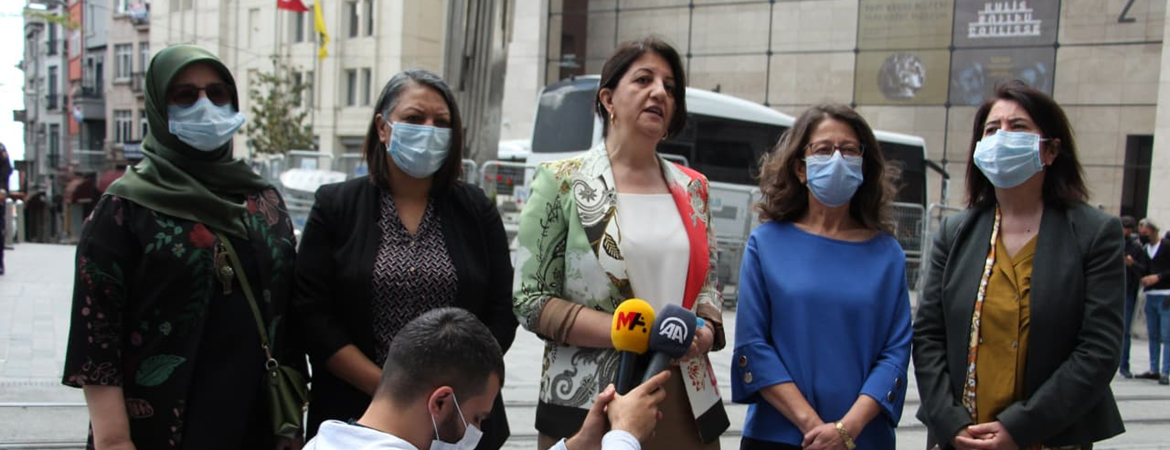 Buldan ve milletvekillerimiz Anneler Gününde Galatasaray Meydanındaydı: Annelerin döktüğü gözyaşının rengi aynıdır