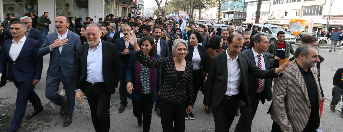 Uçar: Şenyaşar ailesine, hasta tutsaklara, mezarlıklara zulüm uygulayan bu i̇ktidarı yeneceğiz