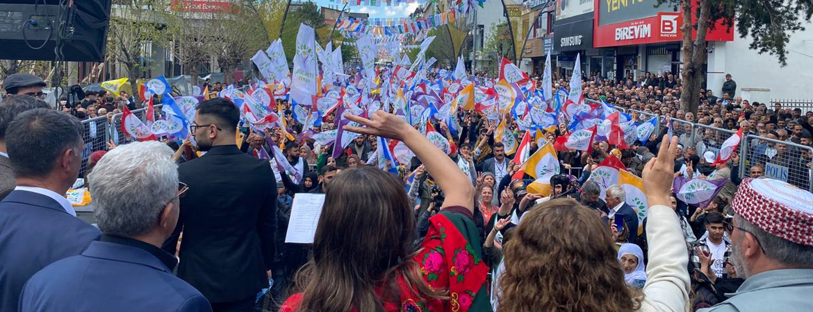 Yeşil Sol Parti Bingöl’den operasyonlara coşkulu mitingle cevap verdi: Kaybedeceksiniz