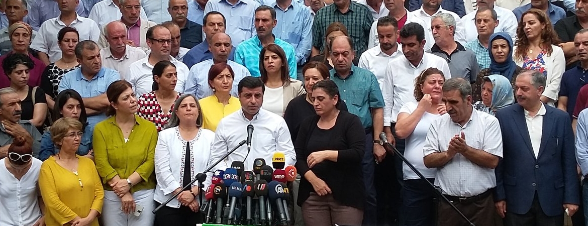 Belediyelere kayyum = Diktatör kuklası