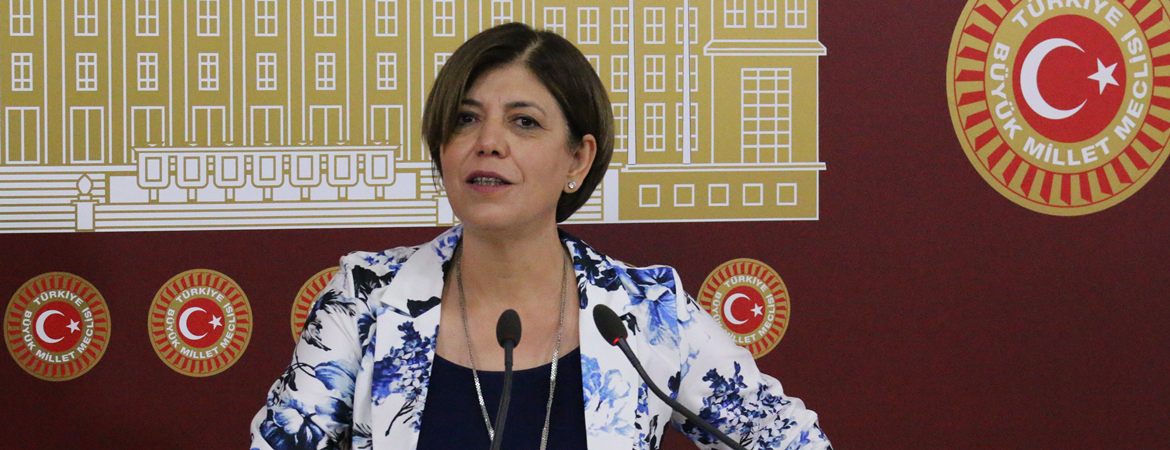 Beştaş: ‘Mafyadan ayda 10 bin dolar alan siyasetçi kim’ sorusunun cevabını vermeyenler Kürt siyasetçilere kırmızı bülten çıkarıyor