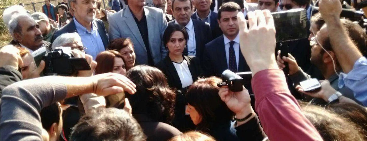 Demirtaş: Bu ülke kurtulacaksa, bir yıl önce bu alanda hepimizin onurunu temsil edenler sayesinde kurtulacak