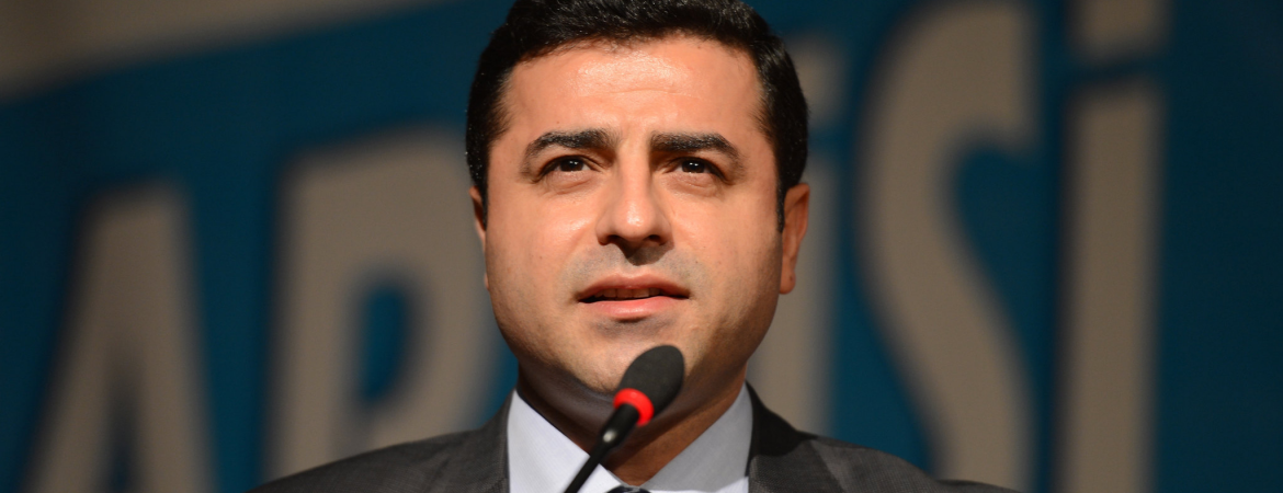 Demirtaş: Barış için elini taşın altına koyacak herkes halkın gönlünde heykeli dikilecek insan olacaktır