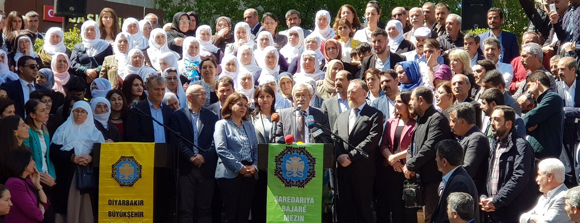 Eş Genel Başkanlarımız Diyarbakır Büyükşehir Belediyesinde: Onlar yıktıkça biz yeniden dikeceğiz