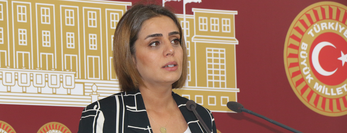 Ayşe Acar Başaran: Artık saatlerin bile önemi var: İktidar hukuka uyacağını deklere etmelidir