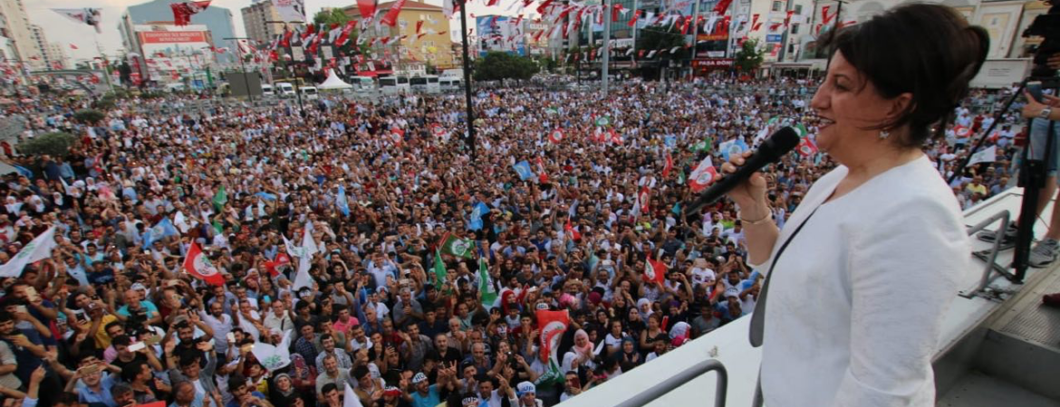 Buldan: Kürtlere bunca hakaret edeceksin sonra Kürtlerden oy isteyeceksin, hadi oradan!
