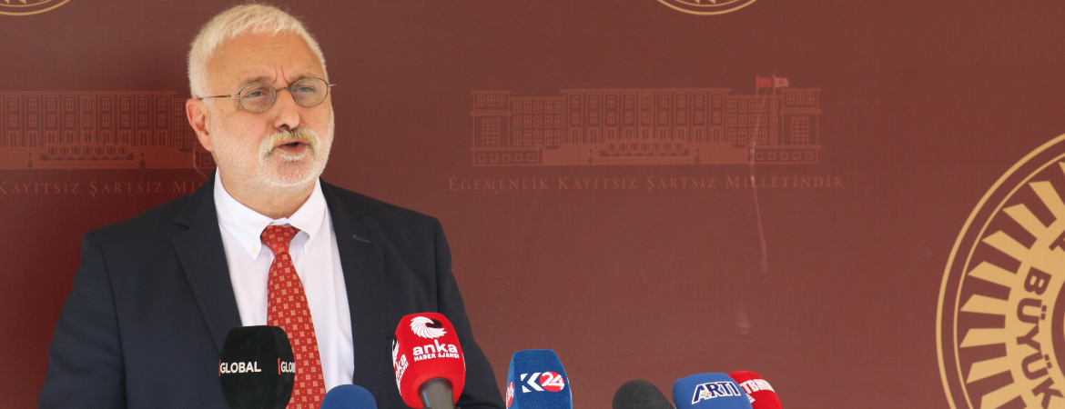 Oluç: AKP Grup Başkanvekili Cahit Özkan itirafta bulunuyor