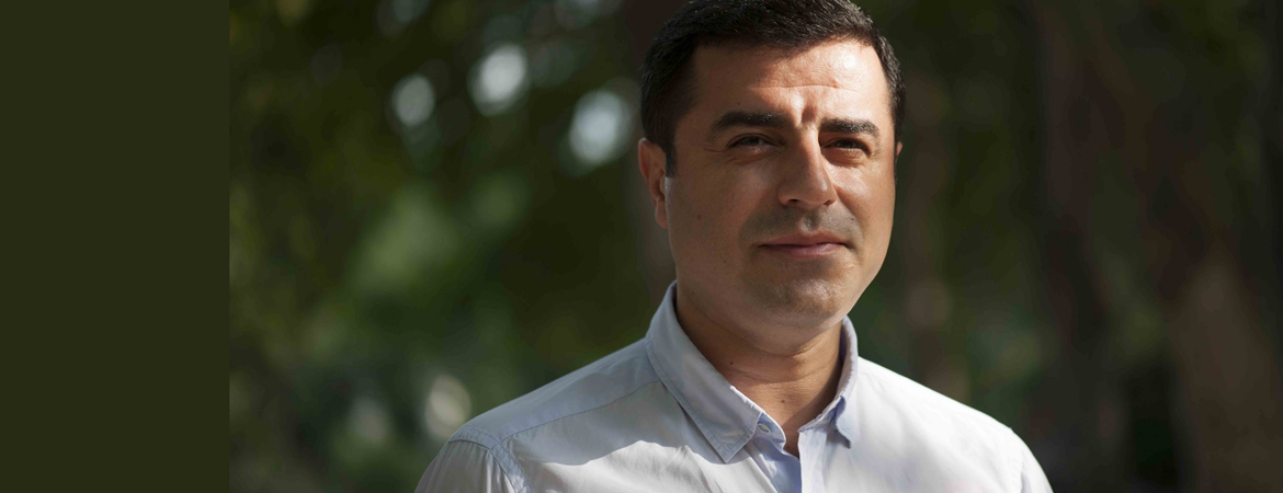 Demirtaş: Demokrasi mücadelesini büyüttükçe barışı kazanmanın ve kurmanın yolunu da büyüteceğiz
