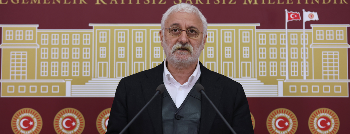 Oluç: Demokratik siyaseti tasfiye etme çabaları çaresizliktir, çözümsüzlüktür