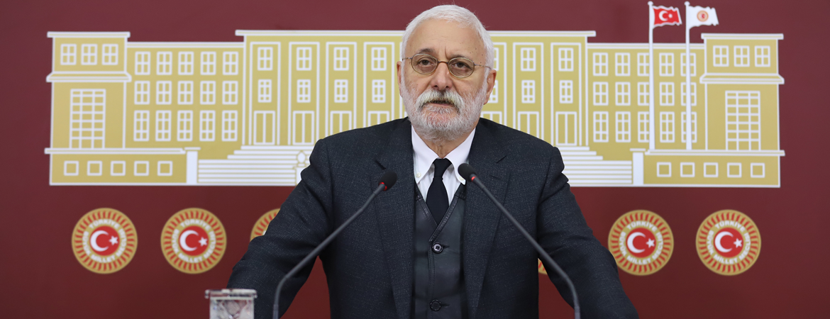 Oluç: Üç kişinin asgari ücretle çalıştığı bir aile ancak yoksulluk sınırına ulaşabiliyor