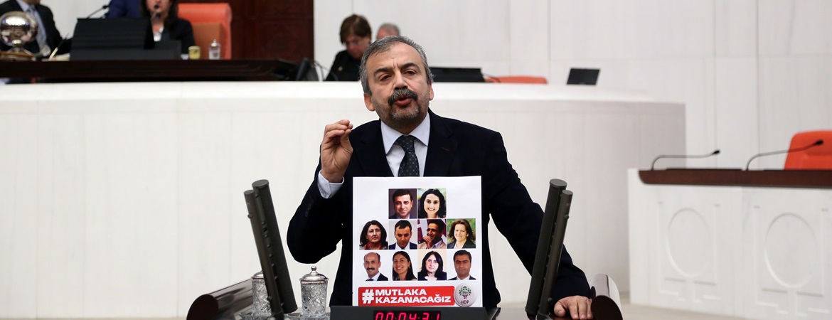 Sırrı Süreyya Önder: Ülke bir “hamuşan kabristanına” dönmesin