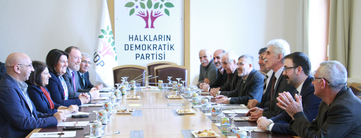 Kürt Dil Platformu üyeleriyle bir araya geldik
