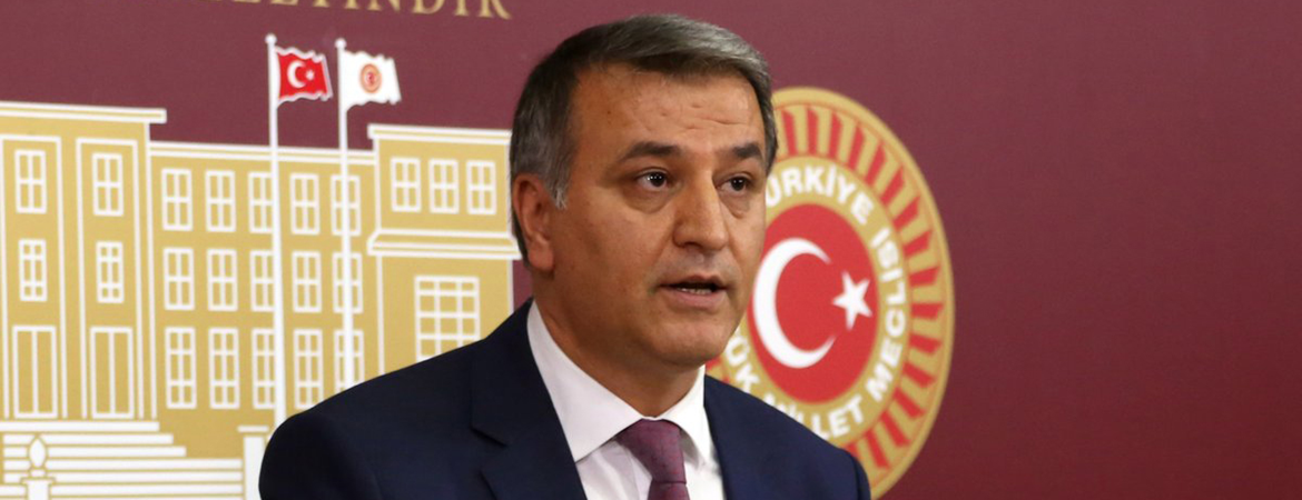 Toğrul, AKPli Antep Şahinbey Belediyesinin dağıttığı cinsiyetçi kitapçığı TBMM gündemine taşıdı