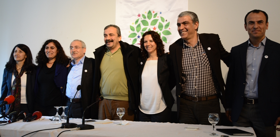 Beş vekil HDPye geçti
