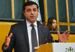 AKP ile Gülen örgütü arasında kandırma-kandırılma yok, karşılıklı ihanet var