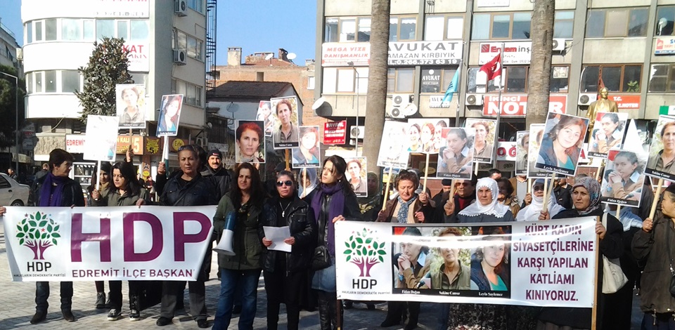 Paris Katliamı ve Metin Göktepe için Edremitte eylem