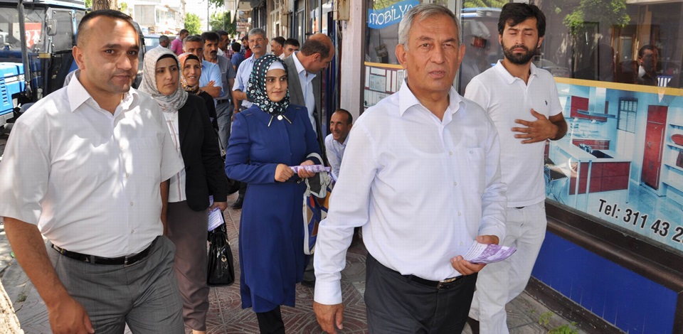 Muşta seçim çalışmaları kapsamında esnaf ziyareti