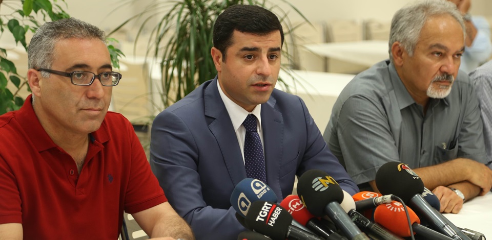 Demirtaş, Alevi kurum temsilcileriyle buluştu