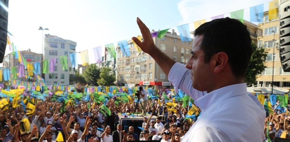 Demirtaş, Çorlu mitinginde halkla buluştu