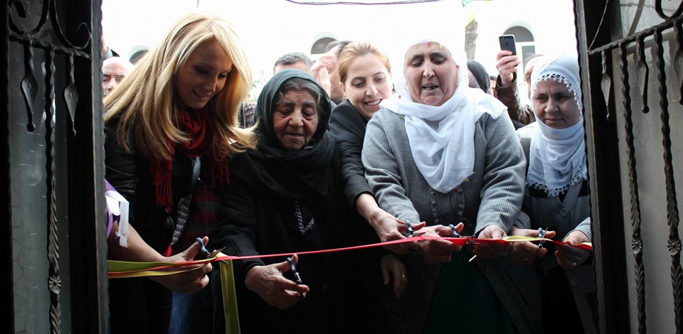 Esenlerde seçim büroları açıldı