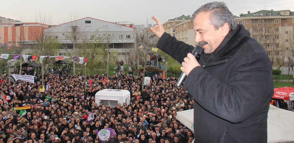 Esenyurtta coşkulu miting
