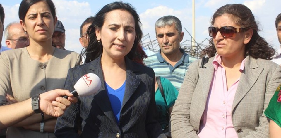 HDP heyeti çadırların yakıldığı noktada incelemelerde bulundu