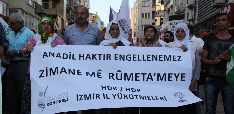 İzmirde anadilinde eğitim için eylem