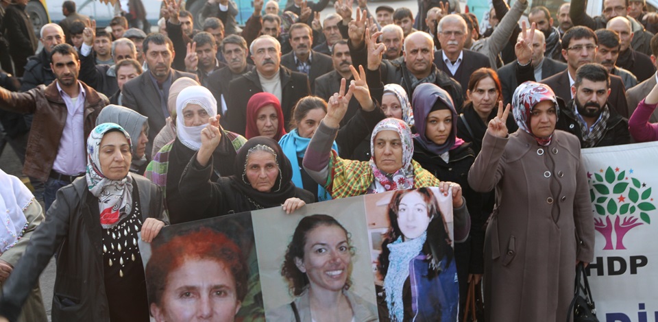 Kocaelide Paris Katliamı anması