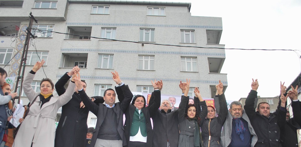 Küçükçekmece adayları halkla buluştu