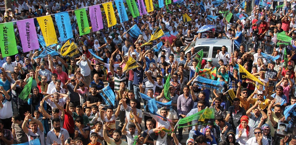 Cumhurbaşkanı adayı Demirtaş, Manisalılarla buluştu