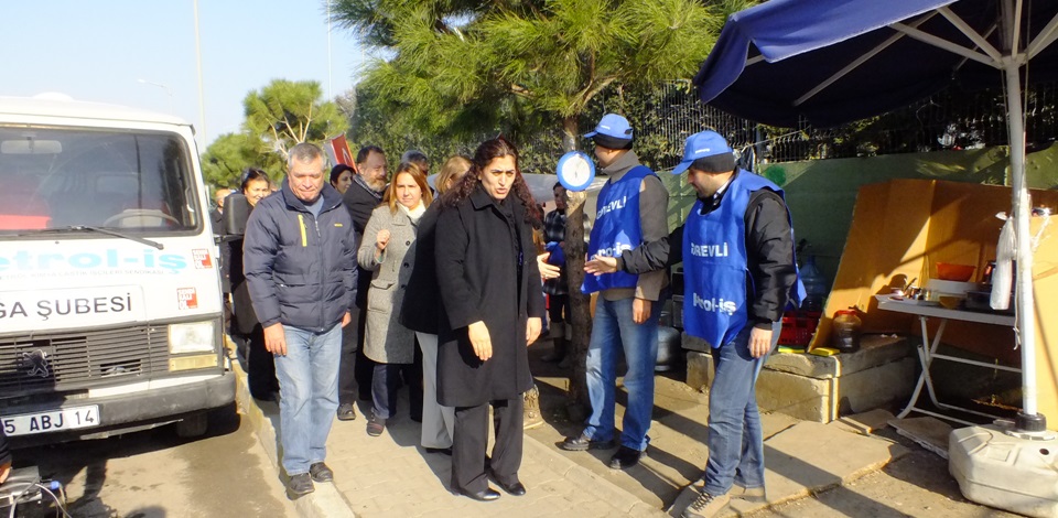 Tuncelden Manisada eylemde olan işçilere destek 