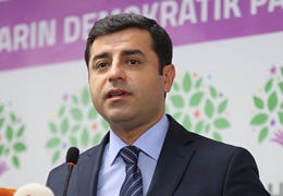 Demirtaş: Eleştirilerimiz, AKPyi korumak adına bize karşı yargı baskısına dönüşmüştür