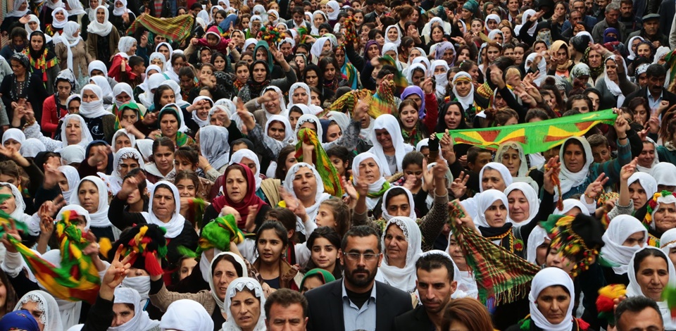 Silopide binler Kobanêye saldırıları protesto etti